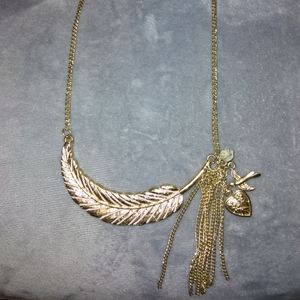 Pretty‎ Goldstone necklace feather rose heart bird tassle